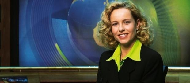Katja Burkhard 1997 bei einer Moderation von "Punkt 12" / Fotos: RTL; RTL, Stephan Pick Katja Burkhard 1997 bei einer Moderation von "Punkt 12" / Fotos: RTL; RTL, Stephan Pick