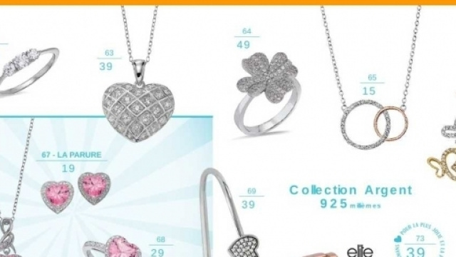 Parce qu'une m&egrave;re se doit d'&ecirc;tre orner de parures superficielles