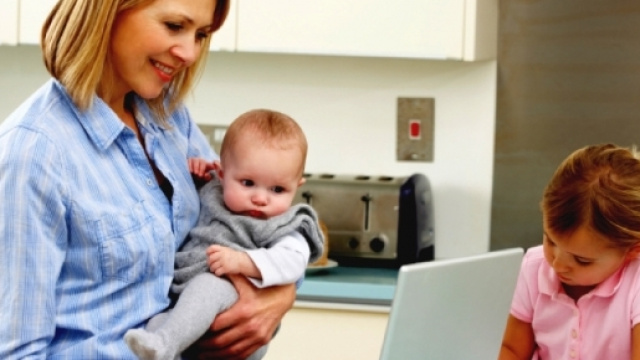 Sembra sia difficile conciliare maternità e lavoro