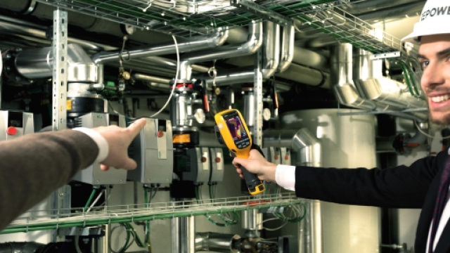 Tecnici Repower mostrano l'uso di Vampa