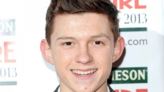 Tom Holland, star di Spider-Man: Homecoming, fotografato sul carpet.