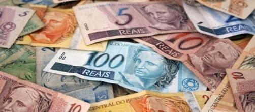 Conheça a história do dinheiro brasileiro