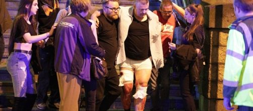 19 people dead and 50 wounded at Manchester Arena Concert Photo via Daily Mail U.K. on Twitter: "Several people killed and many ... - twitter.com