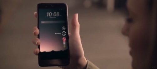 HTC U11 shown off in a video with squeezable side edges - Android ... - androidcommunity.com