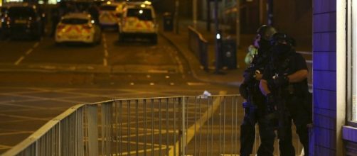 Manchester, attentato al concerto di Ariana Grande: 19 morti ... - panorama.it