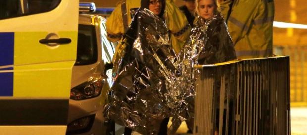 Atentado terrorista em Manchester mata mais 22 e deixa 59 feridos. Atentado terrorista em Manchester mata mais 22 e deixa 59 feridos.