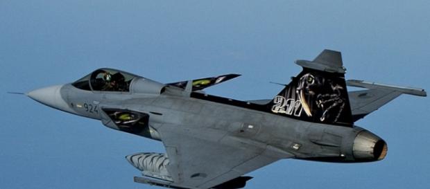 Aviões militares da Suécia fazem parte de processo que envolve polêmica compra das aeronaves durante governo Lula Aviões militares da Suécia fazem parte de processo que envolve polêmica compra das aeronaves durante governo Lula
