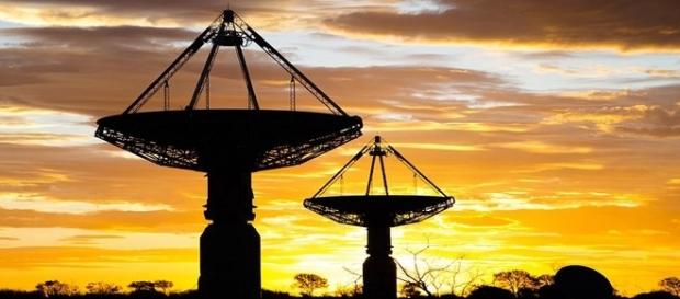 Em 4 dias de funcionamento, telescópio australiano já detecta raros sinais de rajadas rápidas de rádio (Pete Wheeler/CSIRO) Em 4 dias de funcionamento, telescópio australiano já detecta raros sinais de rajadas rápidas de rádio (Pete Wheeler/CSIRO)