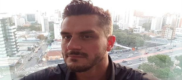 Marcos fala sobre fãs marcando consultas clínicas para vê-lo Marcos fala sobre fãs marcando consultas clínicas para vê-lo