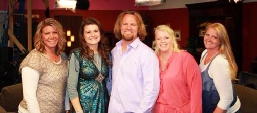Kody Brown with his four "Sister Wives" (Photo via Robyn Brown/Twitter)
