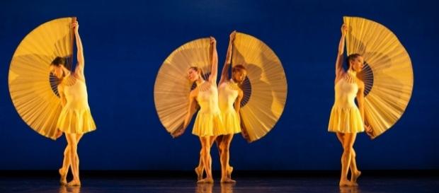 Incredible costumes are part of the appeal of MOMIX performances. / Photo via Moses Pendleton, used with permission. Incredible costumes are part of the appeal of MOMIX performances. / Photo via Moses Pendleton, used with permission.