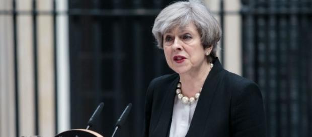 Theresa May anunciou que o governo britânico elevou o grau de ameaça de terrorismo ao "nível crítico" Theresa May anunciou que o governo britânico elevou o grau de ameaça de terrorismo ao "nível crítico"
