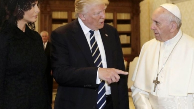 Donald Trump si rivolge a Papa Francesco