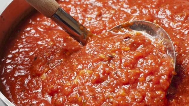 Il sugo con soffritto di aglio e cipolla fa bene al cuore - thespruce.com
