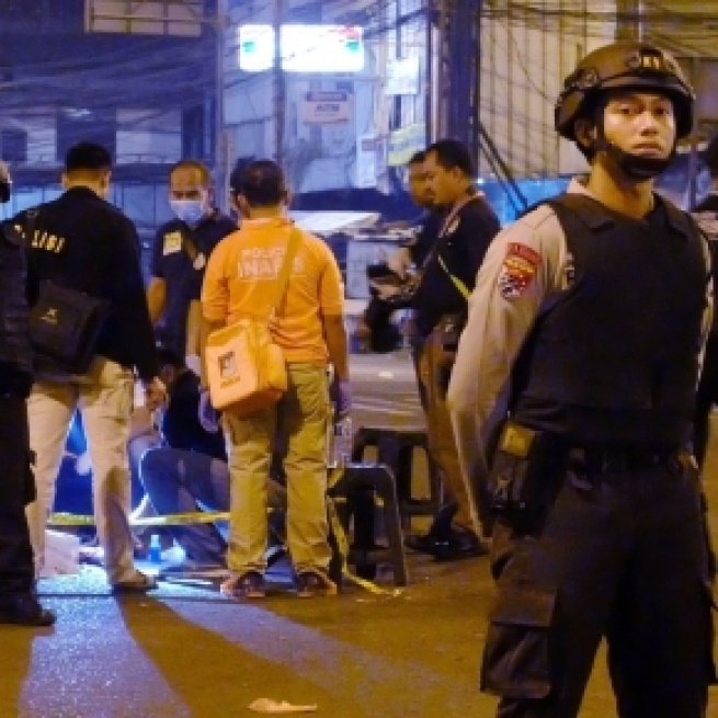Jakarta bombing: Death toll rises to three; two bombers involved ... - com.my