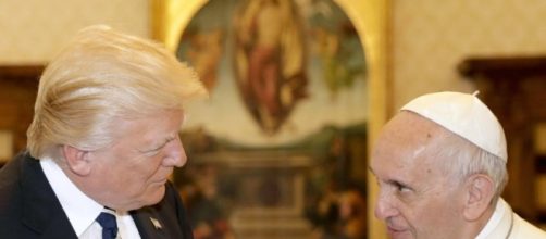 Donald Trump e Papa Francesco durante il loro primo incontro - lplnews24.com