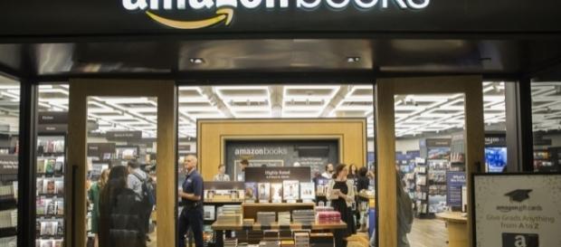 Amazon just opened a bookstore in New York City. / from 'Mashable' - mashable.com Amazon just opened a bookstore in New York City. / from 'Mashable' - mashable.com