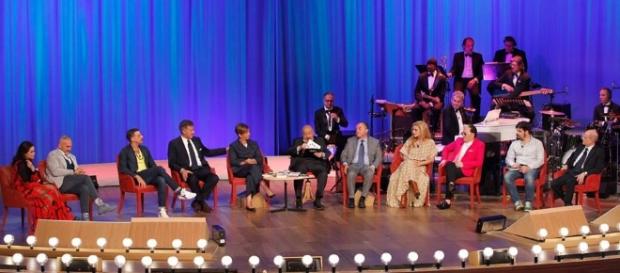 Gli ospiti della puntata del 25 maggio del Costanzo Show Gli ospiti della puntata del 25 maggio del Costanzo Show