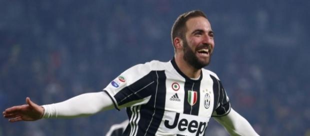 Gonzalo Higuaín entre la Juventus y el Real Madrid. Gonzalo Higuaín entre la Juventus y el Real Madrid.