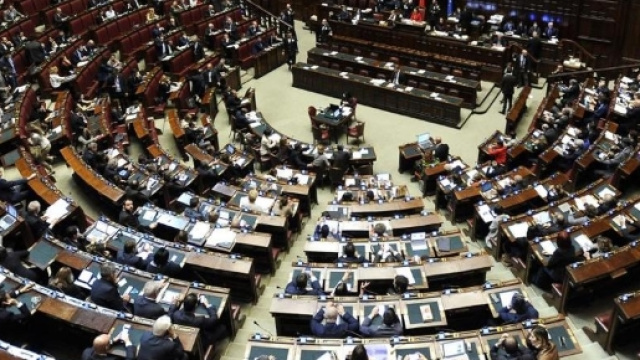 Vitalizi parlamentari: stop vicino, ok testo Richetti in Commissione