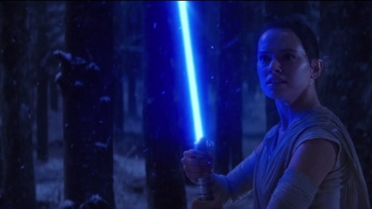 Rey's lightsaber in Star Wars: The Last Jedi is hers, but comes with  interesting lineage - Polygon