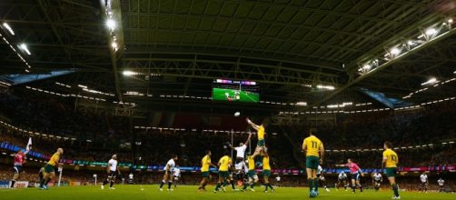 La copertura del Millenium Stadium durante un match internazionale di rugby