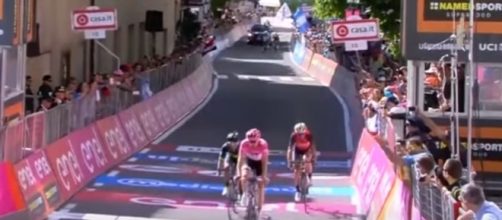 L'arrivo di Dumoulin con Nibali e Quintana