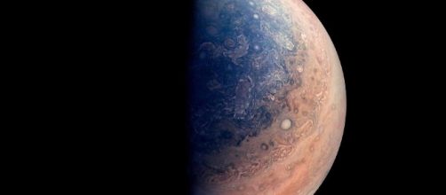 Le foto di Giove scattate dalla missione spaziale Juno. Credits: NASA