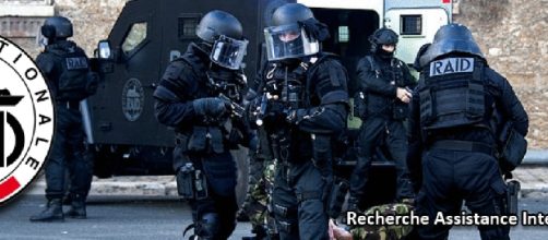 Le RAID, une unité spéciale française appelée lors de cas de grand banditisme ou terrorisme.