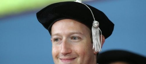 Mark Zuckerberg's Harvard commencement speech - Photo: Blasting News Library - bostonglobe.com