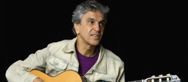 Caetano Veloso deverá participar do Rio Diretas Já neste próximo domingo Caetano Veloso deverá participar do Rio Diretas Já neste próximo domingo