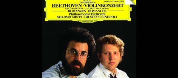 Il giovane Shlomo Mintz sulla copertina di un Cd. Il giovane Shlomo Mintz sulla copertina di un Cd.