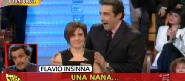 Flavio Insinna, video tapiro tira in ballo Greggio e Striscia contrattacca Flavio Insinna, video tapiro tira in ballo Greggio e Striscia contrattacca
