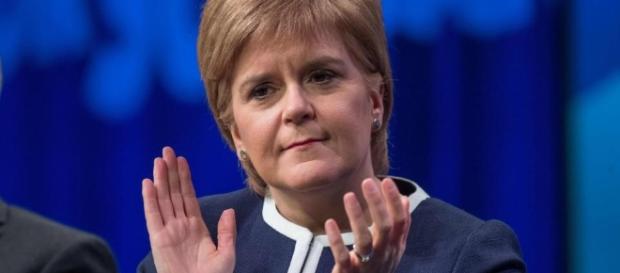 SNP tunnel vision on independence harms education, healthcare and ... - thesun.co.uk SNP tunnel vision on independence harms education, healthcare and ... - thesun.co.uk