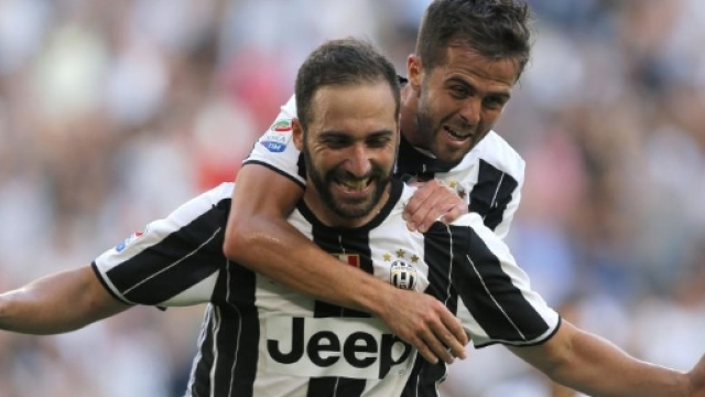 Juventus, domenica speciale per Higuain, Pjanic e Benatia