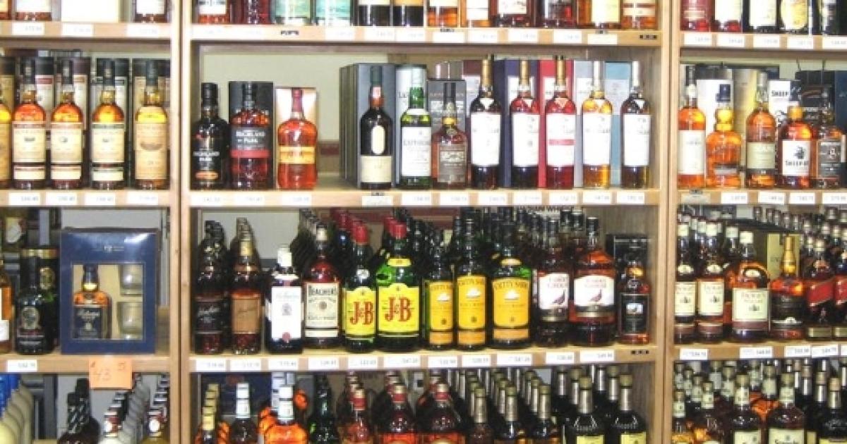 are alcohol shops open on christmas day