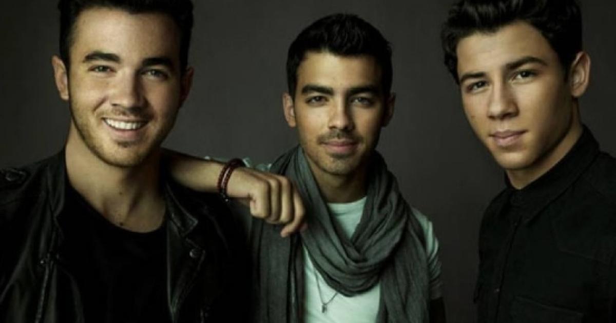 Jonas Brothers make their Pop a top priority through father’s cancer battle
