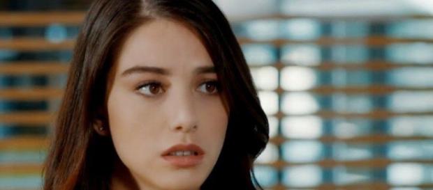 Cherry Season, trame dal 5 al 9 Giugno: Oyku scopre il video della scommessa Cherry Season, trame dal 5 al 9 Giugno: Oyku scopre il video della scommessa