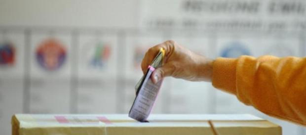COME FUNZIONA IL SISTEMA ELETTORALE TEDESCO CHE SEMBRA PIACERE A ... - stopeuro.org COME FUNZIONA IL SISTEMA ELETTORALE TEDESCO CHE SEMBRA PIACERE A ... - stopeuro.org