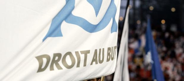 Drapeau de l'Olympique de Marseille Drapeau de l'Olympique de Marseille