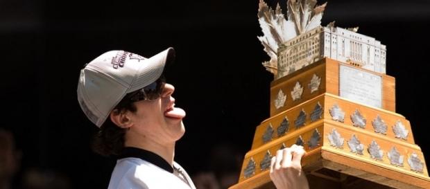 Evgeni Malkin and the Conn Smyth Trophy (Credit: Wikimedia Commons - wikimedia.org) Evgeni Malkin and the Conn Smyth Trophy (Credit: Wikimedia Commons - wikimedia.org)
