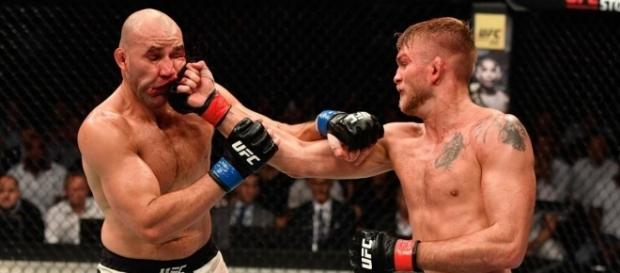 Gustafsson trató mal en toda la pelea a Teixeira con los uppercuts. As.com. Gustafsson trató mal en toda la pelea a Teixeira con los uppercuts. As.com.