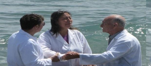 Milagre acontece em uma praia na Itália Milagre acontece em uma praia na Itália