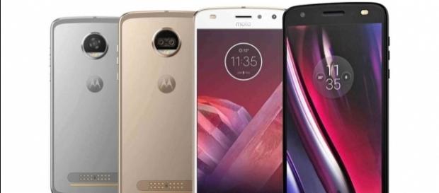 Moto Z2 Force and Z2 Play leak out again, this time in a family photo - phonearena.com Moto Z2 Force and Z2 Play leak out again, this time in a family photo - phonearena.com