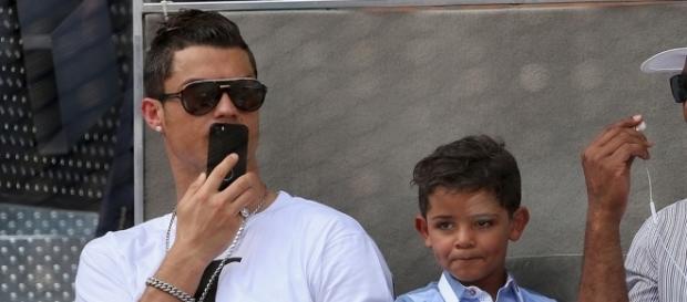 VIDEO : Le coup-franc sublime de Cristiano Junior ! VIDEO : Le coup-franc sublime de Cristiano Junior !