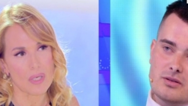 Domenica Live, lite tra la Barbara D'Urso e il figlio di Cicciolina: