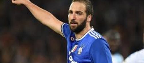 Gonzalo Higuain doppietta contro il Monaco