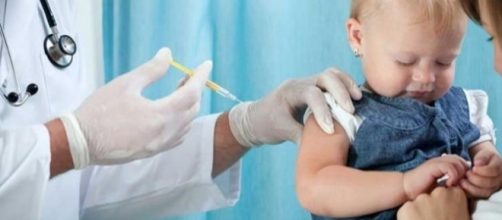 Il New York Times accusa il M5S di condurre una campagna anti vaccini, Grillo smentisce la fake-news