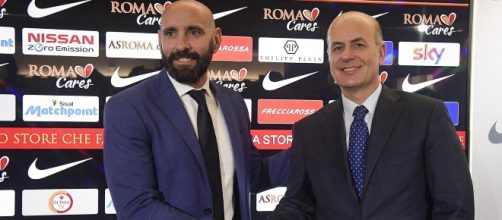 Il nuovo direttore sportivo Monchi presentato dall'amministratore delegato giallorosso Umberto Gandini