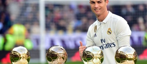 In foto i quattro palloni d'oro vinti da Cristiano Ronaldo